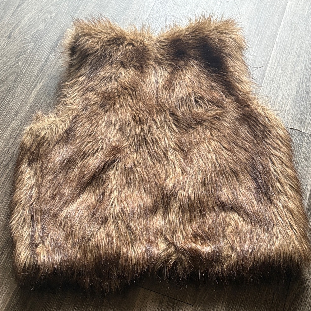 Faux Fur Vest in Brown - Picture 4 of 6